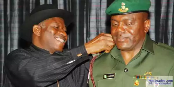 Jonathan’s ADC Explains His Role In N10b Gift For PDP Chiefs